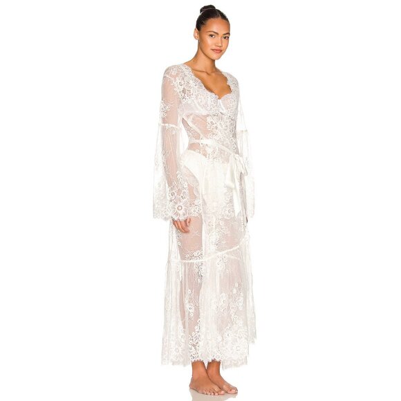 homebodii Georgina Long Lace Robe in White - Picture 3 of 4